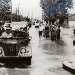 1970 - Nicolae Ceauşescu la inundiaţiile din mai 1970 Fototeca online a comunismului românesc